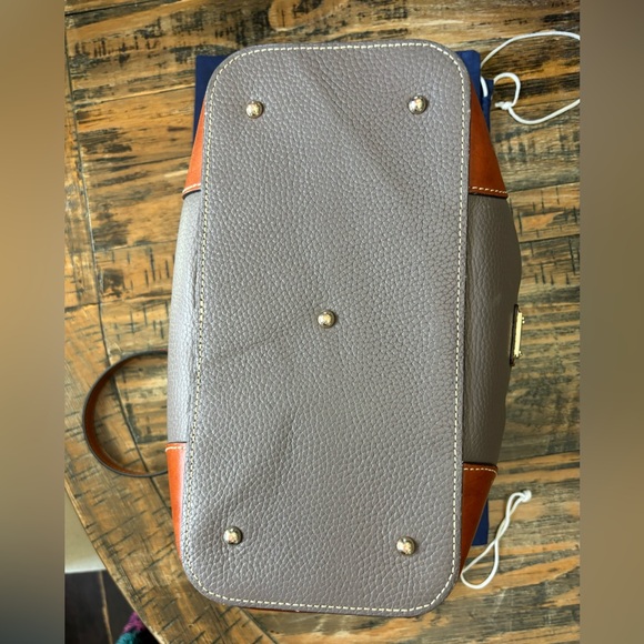 Dooney & Bourke Grey Grain Barlow - Picture 5 of 16